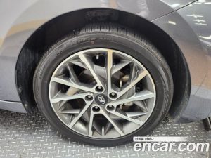 Hyundai AVANTE 1.6 2020 года из Южной Кореи