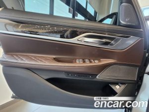 BMW 7-Series 740Li xDrive M Sport 2020 года из Южной Кореи