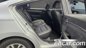 Hyundai AVANTE 1.6 2020 года из Южной Кореи