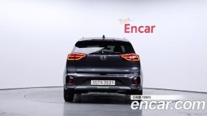 Kia Niro 1.6 HEV 2020 года из Южной Кореи