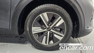 Kia Niro 1.6 HEV 2020 года из Южной Кореи