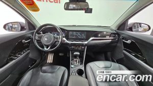 Kia Niro 1.6 HEV 2020 года из Южной Кореи