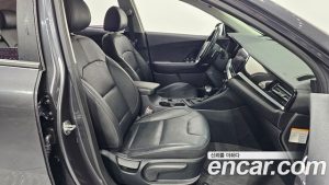 Kia Niro 1.6 HEV 2020 года из Южной Кореи