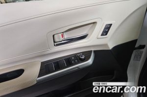 Toyota Sienna 2.5 HYBRID 2WD 2023 года из Южной Кореи