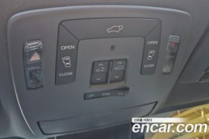 Toyota Sienna 2.5 HYBRID 2WD 2023 года из Южной Кореи