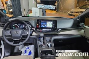 Toyota Sienna 2.5 HYBRID 2WD 2023 года из Южной Кореи