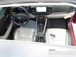 Hyundai Venue 1.6 Flux 2020 года из Южной Кореи