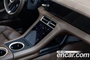 Porsche Taycan Turbo CROSS TURISMO 2023 года из Южной Кореи