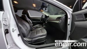 Hyundai AVANTE 1.6 2020 года из Южной Кореи