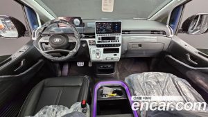Hyundai Staria 4WD Lounge 7-Seater 2024 года из Южной Кореи