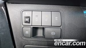 Hyundai Staria 4WD Lounge 7-Seater 2024 года из Южной Кореи