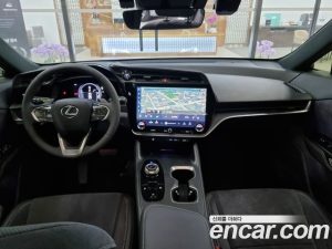 Lexus RZ Luxury 2023 года из Южной Кореи