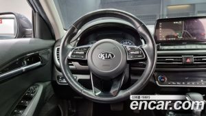 Kia Seltos Бензин 1.6 Turbo 2WD 2020 года из Южной Кореи