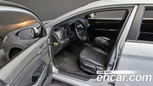 Hyundai AVANTE 1.6 2020 года из Южной Кореи