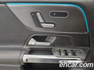 Mercedes-Benz GLB-Class GLB220 2021 года из Южной Кореи