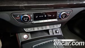 Audi SQ5 3.0 TDI 4WD 2020 года из Южной Кореи