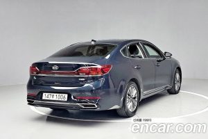 Kia K7 Signature 2021 года из Южной Кореи