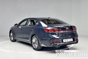 Kia K7 Signature 2021 года из Южной Кореи