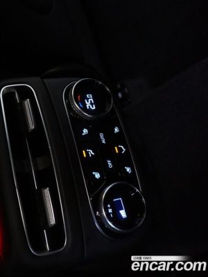 Genesis GV70 2.5T Бензин 2WD 2023 года из Южной Кореи