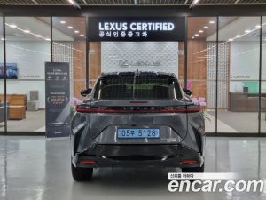 Lexus RZ Luxury 2023 года из Южной Кореи