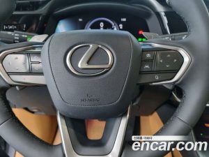 Lexus RZ Luxury 2023 года из Южной Кореи