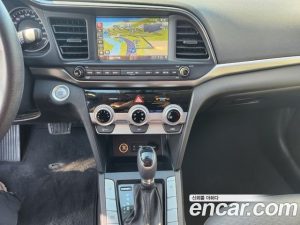 Hyundai AVANTE 1.6 2020 года из Южной Кореи