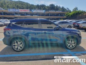 Kia Seltos Дизель 1.6 4WD 2020 года из Южной Кореи