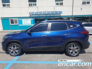 Kia Seltos Дизель 1.6 4WD 2020 года из Южной Кореи