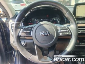 Kia Seltos Дизель 1.6 4WD 2020 года из Южной Кореи