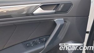Volkswagen Tiguan 2.0 TDI Premium 2020 года из Южной Кореи