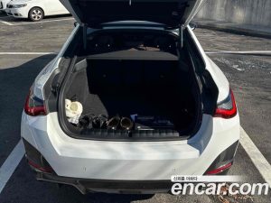 BMW i4 eDrive40 M Sport PRO 2023 года из Южной Кореи