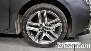 Kia K3 2020 года из Южной Кореи