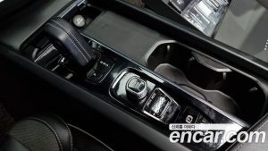 Volvo XC60 T8 R-디자인 2021 года из Южной Кореи