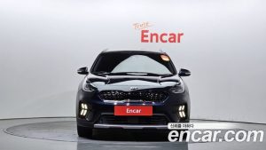 Kia Niro 1.6 HEV 2020 года из Южной Кореи