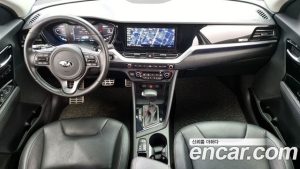 Kia Niro 1.6 HEV 2020 года из Южной Кореи