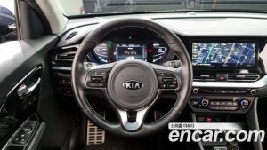Kia Niro 1.6 HEV 2020 года из Южной Кореи