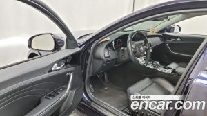 Kia Stinger 2.5 платина 2021 года из Южной Кореи
