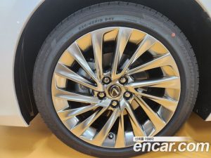 Lexus ES Executive 2024 года из Южной Кореи
