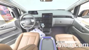 Hyundai Staria 4WD Lounge 9-Seater 2023 года из Южной Кореи
