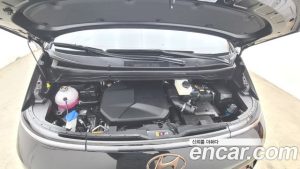 Hyundai Staria 4WD Lounge 9-Seater 2023 года из Южной Кореи