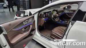 Mercedes-Benz CLS-Class CLS300d AMG Line 2020 года из Южной Кореи