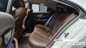Mercedes-Benz CLS-Class CLS300d AMG Line 2020 года из Южной Кореи