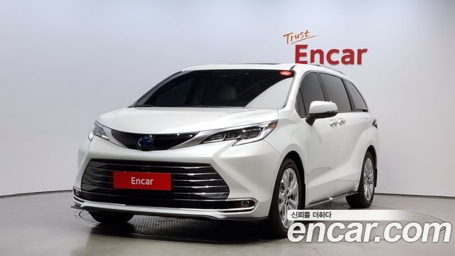 Toyota Sienna 2.5 HYBRID 2WD 2023 года из Кореи