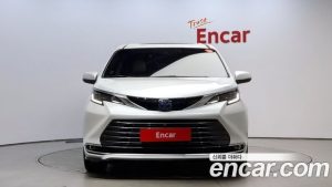 Toyota Sienna 2.5 HYBRID 2WD 2023 года из Южной Кореи