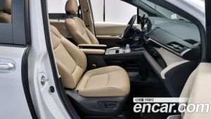 Toyota Sienna 2.5 HYBRID 2WD 2023 года из Южной Кореи