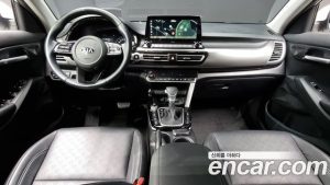 Kia Seltos Дизель 1.6 2WD 2020 года из Южной Кореи