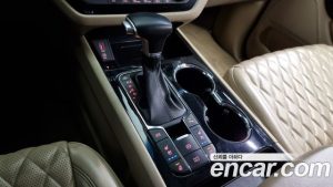Kia Carnival Бензин 9-Seater HI-Limousine (Special Hi-End Version) 2020 года из Южной Кореи