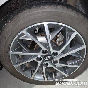 Hyundai AVANTE 1.6 2020 года из Южной Кореи