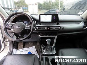 Kia Seltos Дизель 1.6 2WD 2020 года из Южной Кореи