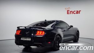 Ford Mustang Coupe 2021 года из Южной Кореи
